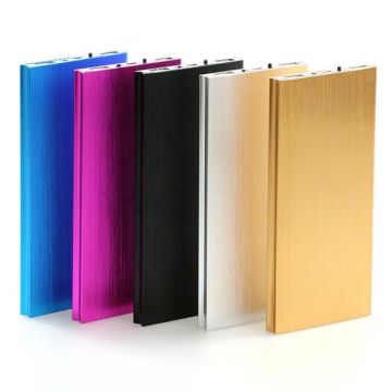 20 000mAh Gold Powerbank for Mobile Phones – Ideal for Travel.